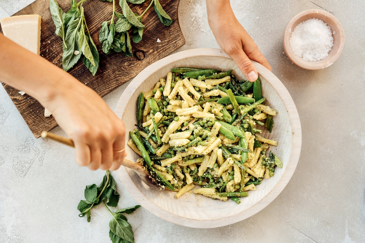 Pesto Pasta Primavera_best asparagus recipes